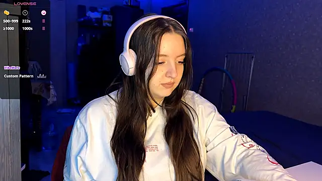 LauretteRagar online show from 28, 11, 2025