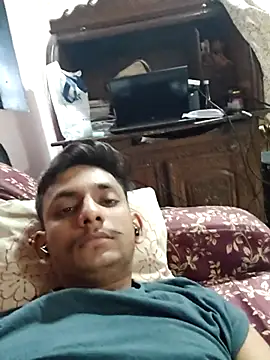 Snapshot of yung_cplz chatting on 8, 10, 2025 yung cplz online show from 8, 10, 2025