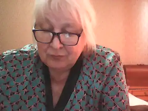 Snapshot of Alexia64231 chatting on 7, 10, 2025 Alexia64231 online show from 7, 10, 2025