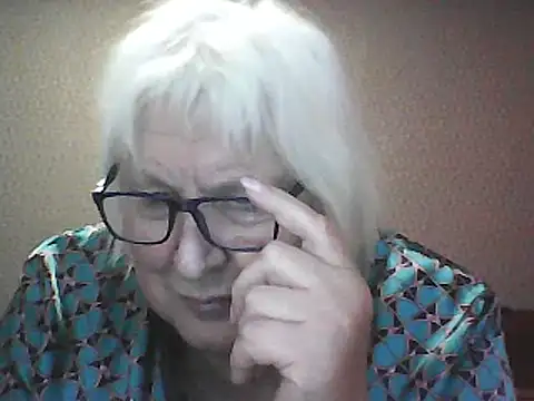 Snapshot of Alexia64231 chatting on 8, 10, 2025 Alexia64231 online show from 8, 10, 2025