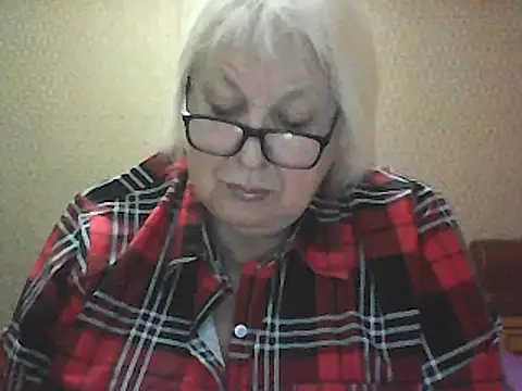 Snapshot of Alexia64231 chatting on 12, 10, 2025 Alexia64231 online show from 12, 10, 2025