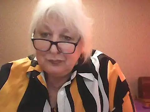 Snapshot of Alexia64231 chatting on 13, 10, 2025 Alexia64231 online show from 13, 10, 2025
