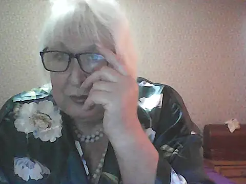 Snapshot of Alexia64231 chatting on 20, 10, 2025 Alexia64231 online show from 20, 10, 2025