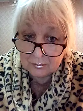 Snapshot of Alexia64231 chatting on 28, 10, 2025 Alexia64231 online show from 28, 10, 2025