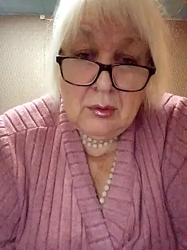 Snapshot of Alexia64231 chatting on 28, 10, 2025 Alexia64231 online show from 28, 10, 2025