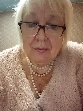 Snapshot of Alexia64231 chatting on 1, 11, 2025 Alexia64231 online show from 1, 11, 2025