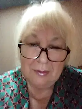 Snapshot of Alexia64231 chatting on 3, 11, 2025 Alexia64231 online show from 3, 11, 2025