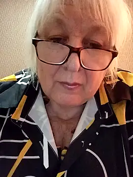 Snapshot of Alexia64231 chatting on 4, 11, 2025 Alexia64231 online show from 4, 11, 2025