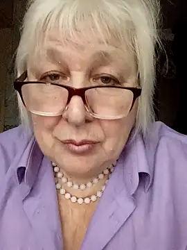 Snapshot of Alexia64231 chatting on 17, 11, 2025 Alexia64231 online show from 17, 11, 2025