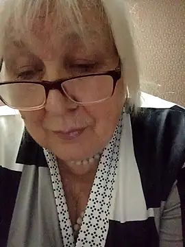 Snapshot of Alexia64231 chatting on 18, 11, 2025 Alexia64231 online show from 18, 11, 2025