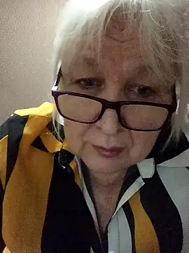 Snapshot of Alexia64231 chatting on 1, 12, 2025 Alexia64231 online show from 1, 12, 2025