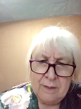 Snapshot of Alexia64231 chatting on 2, 12, 2025 Alexia64231 online show from 2, 12, 2025