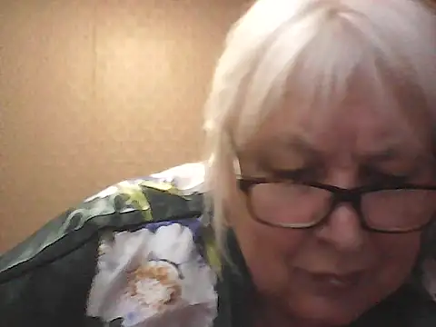 Snapshot of Alexia64231 chatting on 3, 12, 2025 Alexia64231 online show from 3, 12, 2025