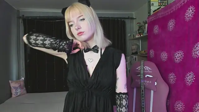 Snapshot of godlikegirlyy chatting on 20, 9, 2025 godlikegirlyy online show from 20, 9, 2025