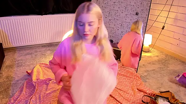 Lillie Berry online show from 24, 2, 2026