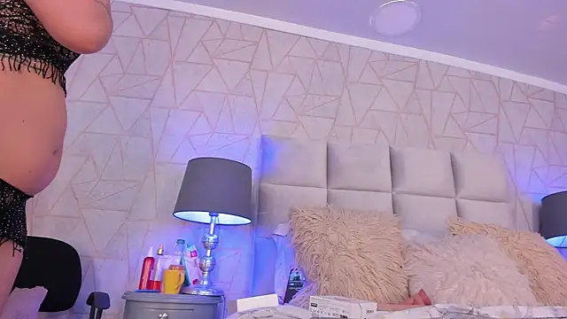 Yara Bliss  online show from 6, 1, 2026