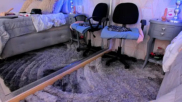 Yara Bliss  online show from 18, 1, 2026