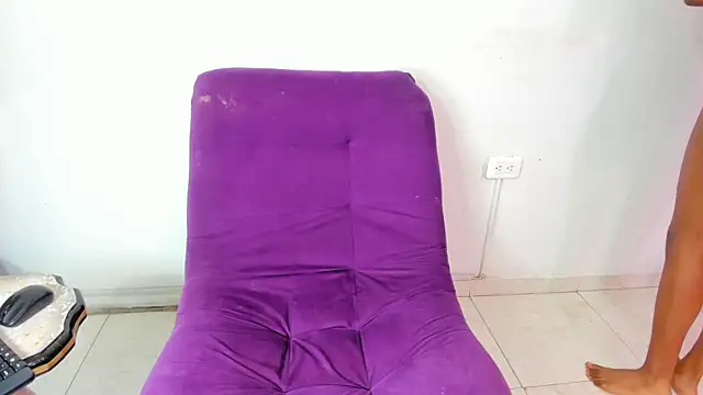 Nini Beyker online show from 24, 11, 2025