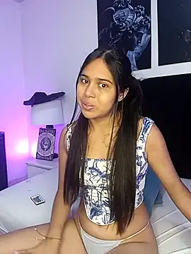 Snapshot of VioletaBliss1 chatting on 17, 10, 2025 VioletaBliss1 online show from 17, 10, 2025