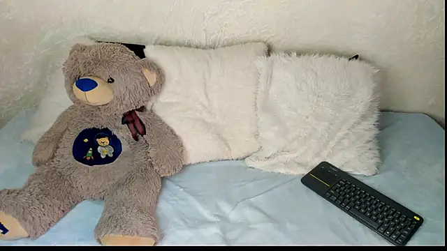 Snapshot of ClleoMoon chatting on 20, 9, 2025 ClleoMoon online show from 20, 9, 2025