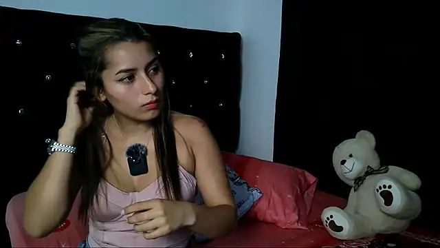 Snapshot of abella-lemus chatting on 6, 10, 2025 abella-lemus online show from 6, 10, 2025