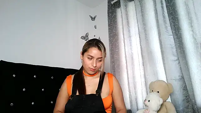 Snapshot of abella-lemus chatting on 19, 11, 2025 abella-lemus online show from 19, 11, 2025