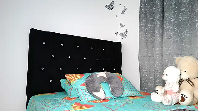 Snapshot of abella-lemus chatting on 4, 12, 2025 abella-lemus online show from 4, 12, 2025