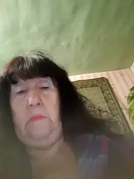 CrystalLime6411 online show from 5, 10, 2025