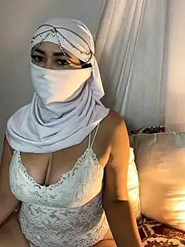 Amyraa  online show from 6, 11, 2025