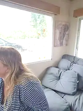 Misspapillon1840 online show from 24, 11, 2025