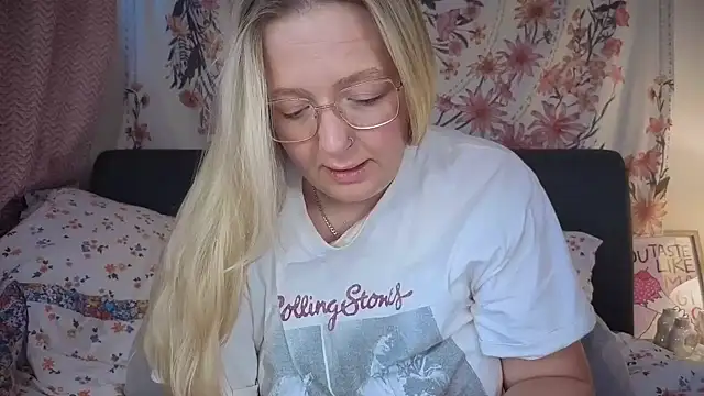 Daisyxoxo  online show from 11, 1, 2026