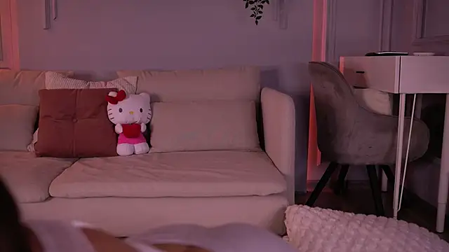 MillaSerene online show from 10, 4, 2026