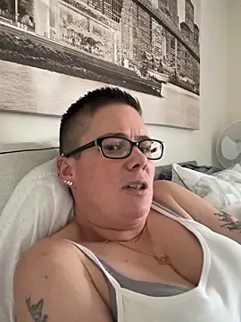 voluptuous-minx online show from 17, 12, 2025