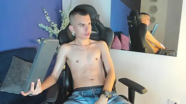 RowanCley online show from 10, 11, 2025