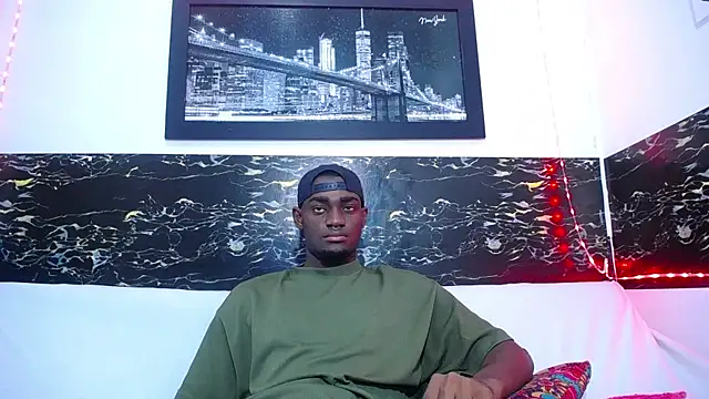 Snapshot of eebony_stallion chatting on 10, 9, 2025 eebony stallion online show from 10, 9, 2025