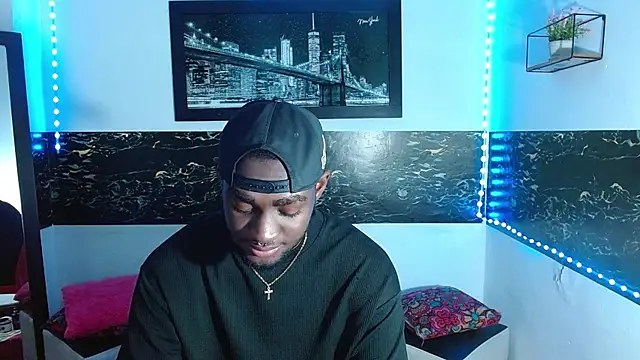 Snapshot of eebony_stallion chatting on 3, 10, 2025 eebony stallion online show from 3, 10, 2025