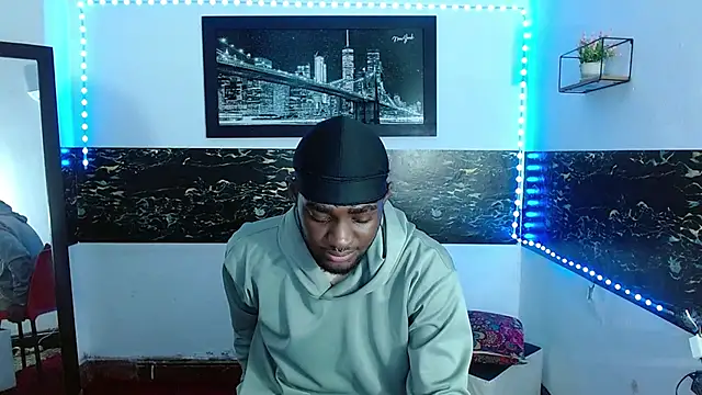 Snapshot of eebony_stallion chatting on 4, 10, 2025 eebony stallion online show from 4, 10, 2025