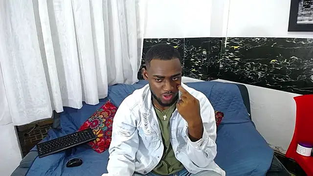 Snapshot of eebony_stallion chatting on 31, 10, 2025 eebony stallion online show from 31, 10, 2025