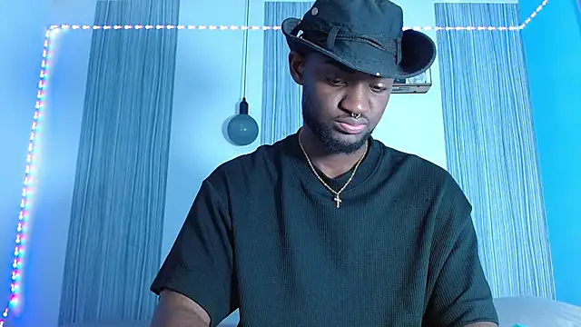 Snapshot of eebony_stallion chatting on 3, 11, 2025 eebony stallion online show from 3, 11, 2025