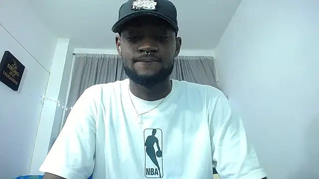 Snapshot of eebony_stallion chatting on 6, 11, 2025 eebony stallion online show from 6, 11, 2025