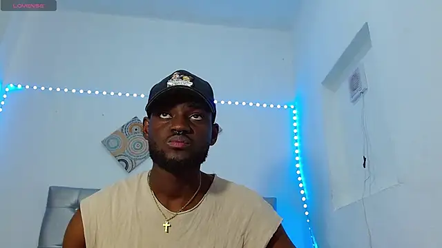 Snapshot of eebony_stallion chatting on 14, 11, 2025 eebony stallion online show from 14, 11, 2025