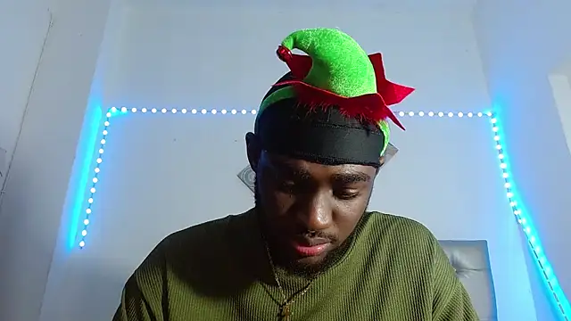 Snapshot of eebony_stallion chatting on 17, 12, 2025 eebony stallion online show from 17, 12, 2025