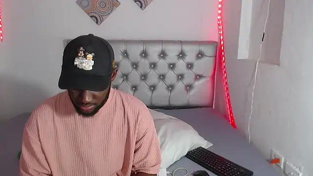 Snapshot of eebony_stallion chatting on 22, 12, 2025 eebony stallion online show from 22, 12, 2025