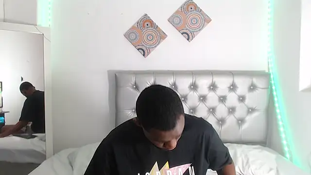 Snapshot of eebony_stallion chatting on 5, 1, 2026 eebony stallion online show from 5, 1, 2026