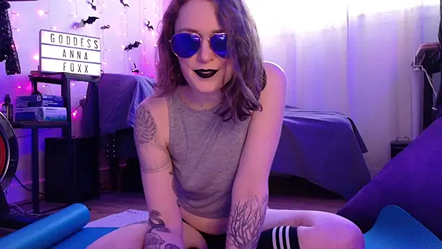 mistressannafoxx online show from 11, 3, 2026