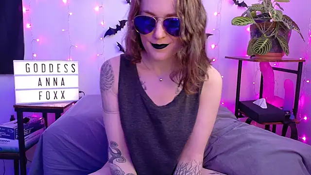 mistressannafoxx online show from 10, 4, 2026