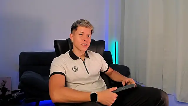 Snapshot of nathan_blake chatting on 27, 10, 2025 nathan blake online show from 27, 10, 2025