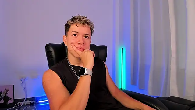 Snapshot of nathan_blake chatting on 8, 11, 2025 nathan blake online show from 8, 11, 2025