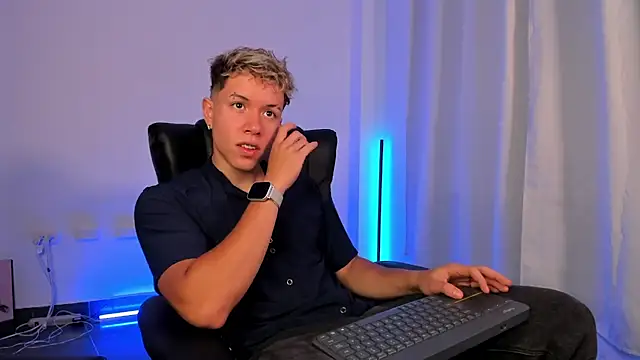 Snapshot of nathan_blake chatting on 9, 11, 2025 nathan blake online show from 9, 11, 2025