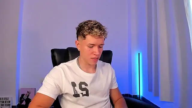 Snapshot of nathan_blake chatting on 26, 11, 2025 nathan blake online show from 26, 11, 2025